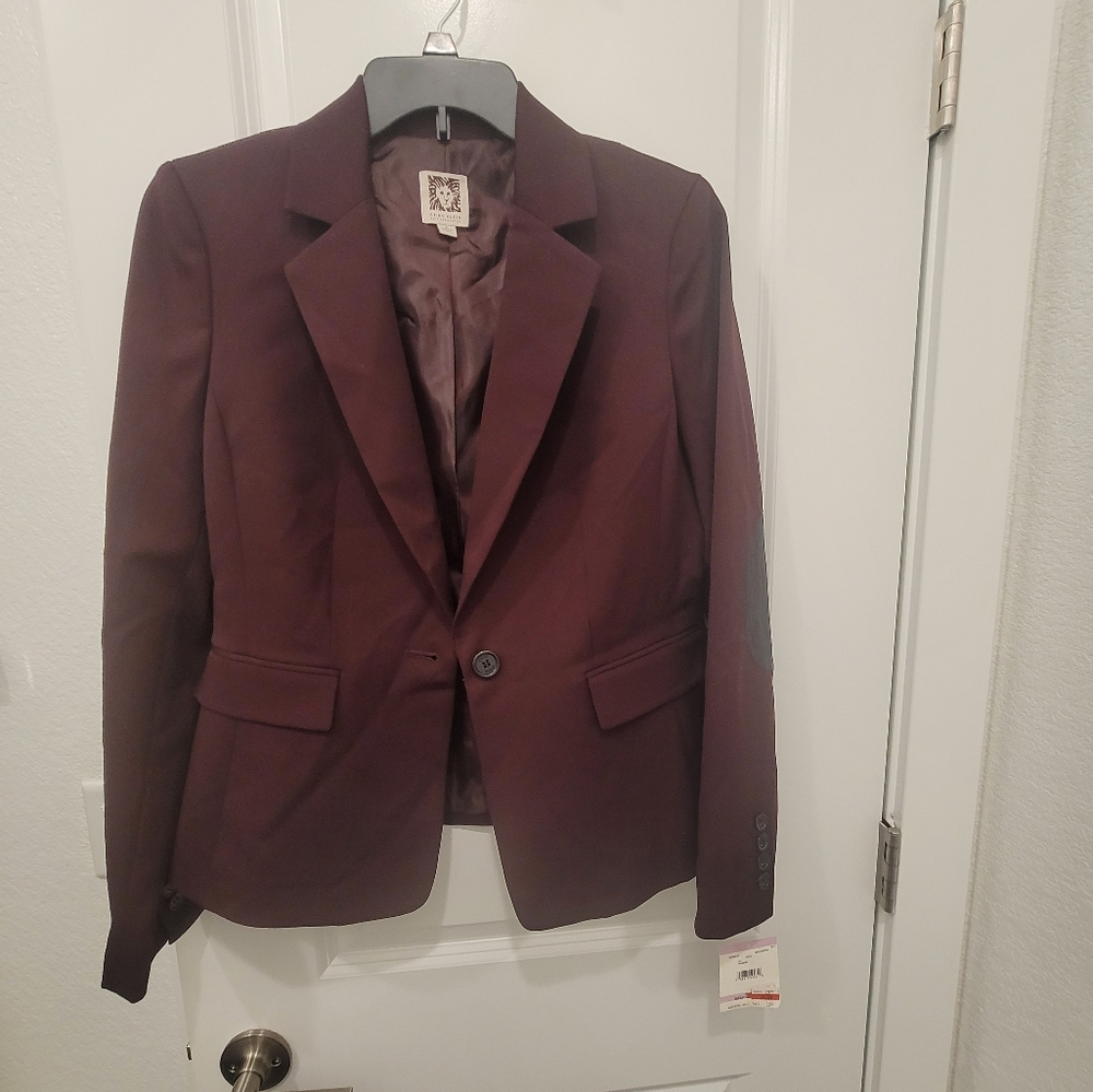 Suit - Picture 2 of 4